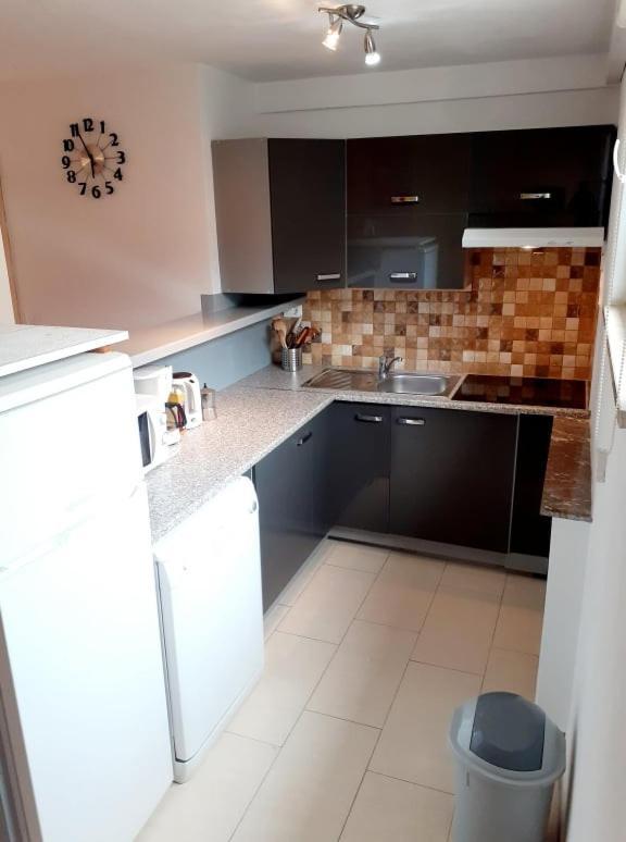 Apartments Lighthouse Fazana Bagian luar foto